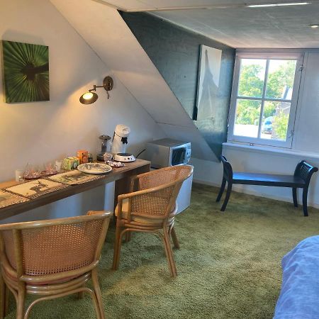 Luc'S Place, Waterbed Grote Kamer Zoeterwoude Exterior foto